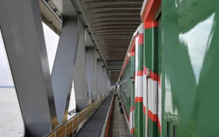 ৪ ঘণ্টা পর ঢাকা-পদ্মা সেতু ট্রেন চলাচল শুরু